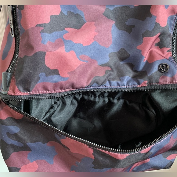 COPY - CityAdventure Backpack 17L Heritage 365 Camo Smoky Red Night Sea Multi l… - Picture 7 of 16